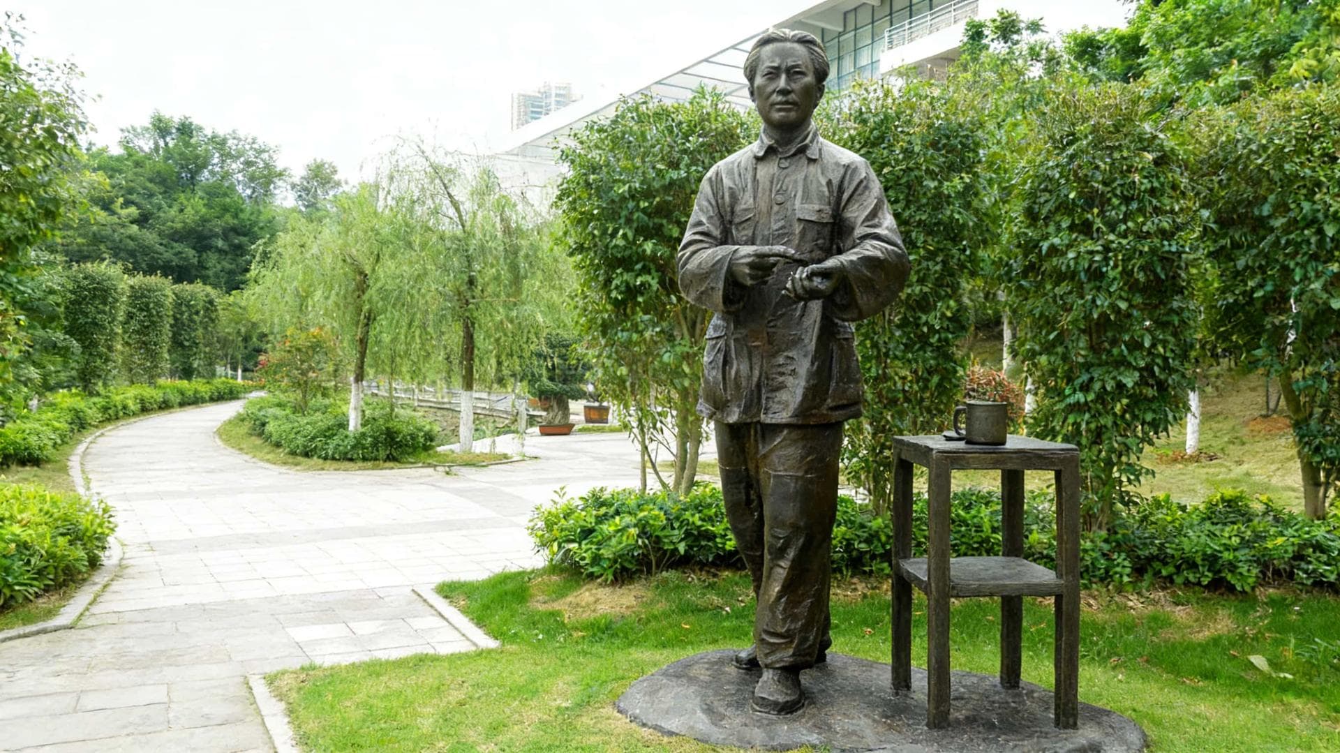 铸铜历史人物纪念雕塑